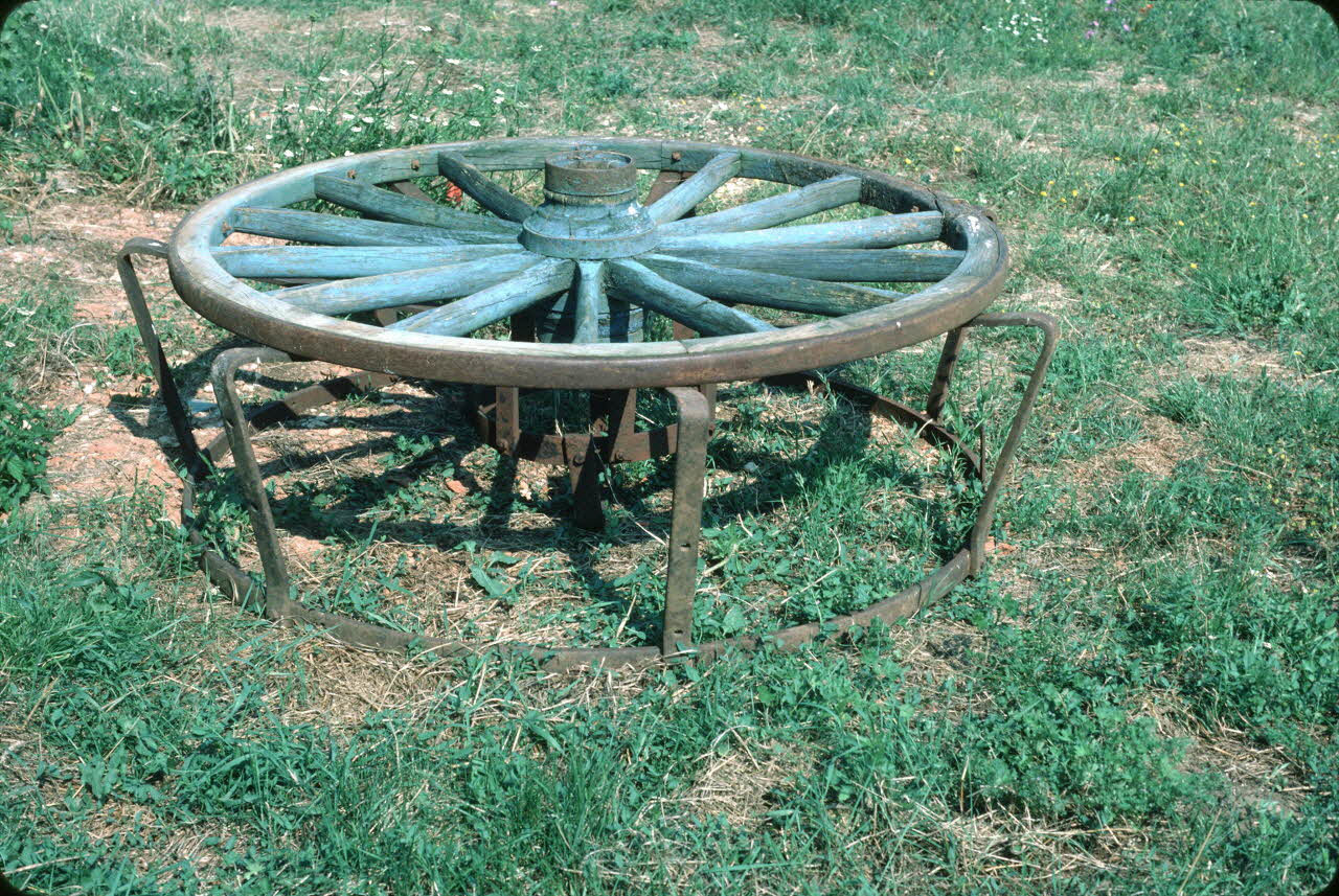 Jean Cuisenier photographie Enquête conduite par Jean Cuisenier (juillet 1985). Quercy-Cuzals : Musée de plein air Midi-Pyrénées, France 1985/7/1 Ph.1985.73.14 Photo