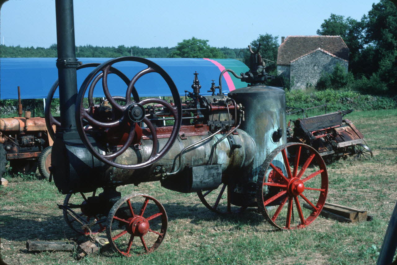 Jean Cuisenier photographie Enquête conduite par Jean Cuisenier (juillet 1985). Quercy-Cuzals : Musée de plein air Midi-Pyrénées, France 1985/7/1 Ph.1985.73.23 Photo