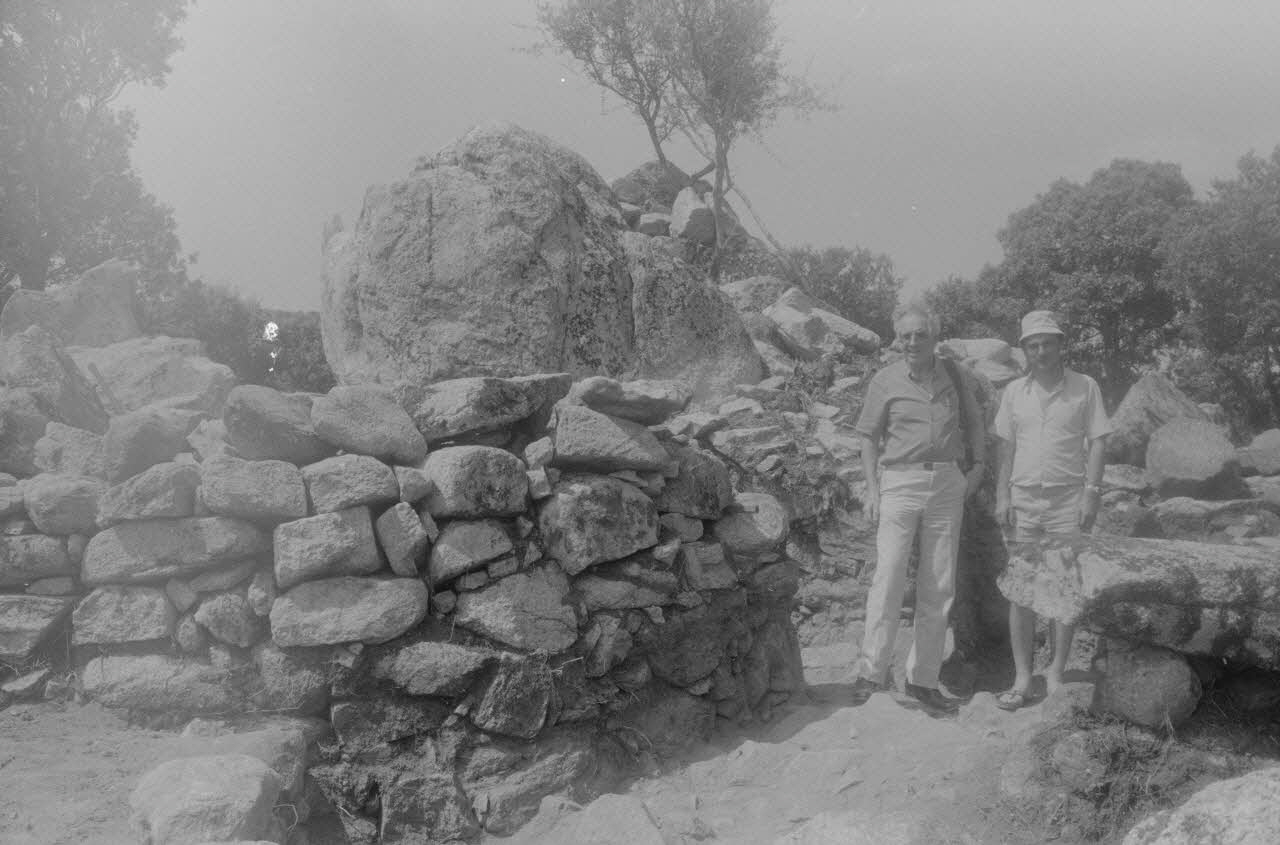 photographie Enquête conduite par Jean Cuisenier sur le site de Filitosa en Corse Ph.1986.103.6 Photo