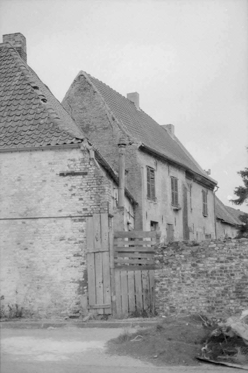 Jean Cuisenier photographie Enquête conduite par Jean Cuisenier à Houlle dans le Pas-de-Calais (octobre 1985) Nord-Pas-de-Calais, France 1985/10/1 Ph.1986.70.4 Photo