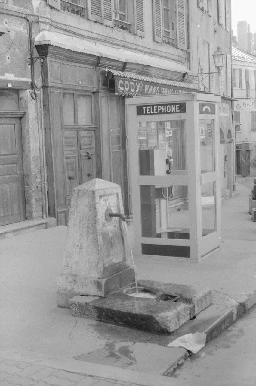 Jean Cuisenier photographie Enquête conduite par Jean Cuisenier à Embrun dans les Hautes-Alpes (mars 1986) Provence-Alpes-Côte d'Azur, France 1986/3/1 Ph.1986.74.9 Photo