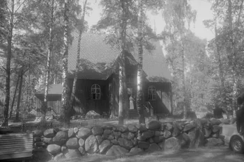 Jean Cuisenier photographie Enquête conduite par Jean Cuisenier en Suède, Finlande et Estonie (juin 1986). Helsinki: Musée de Seurasaari Uusimaa, Finlande 1986/6/1 Ph.1986.76.52 Photo