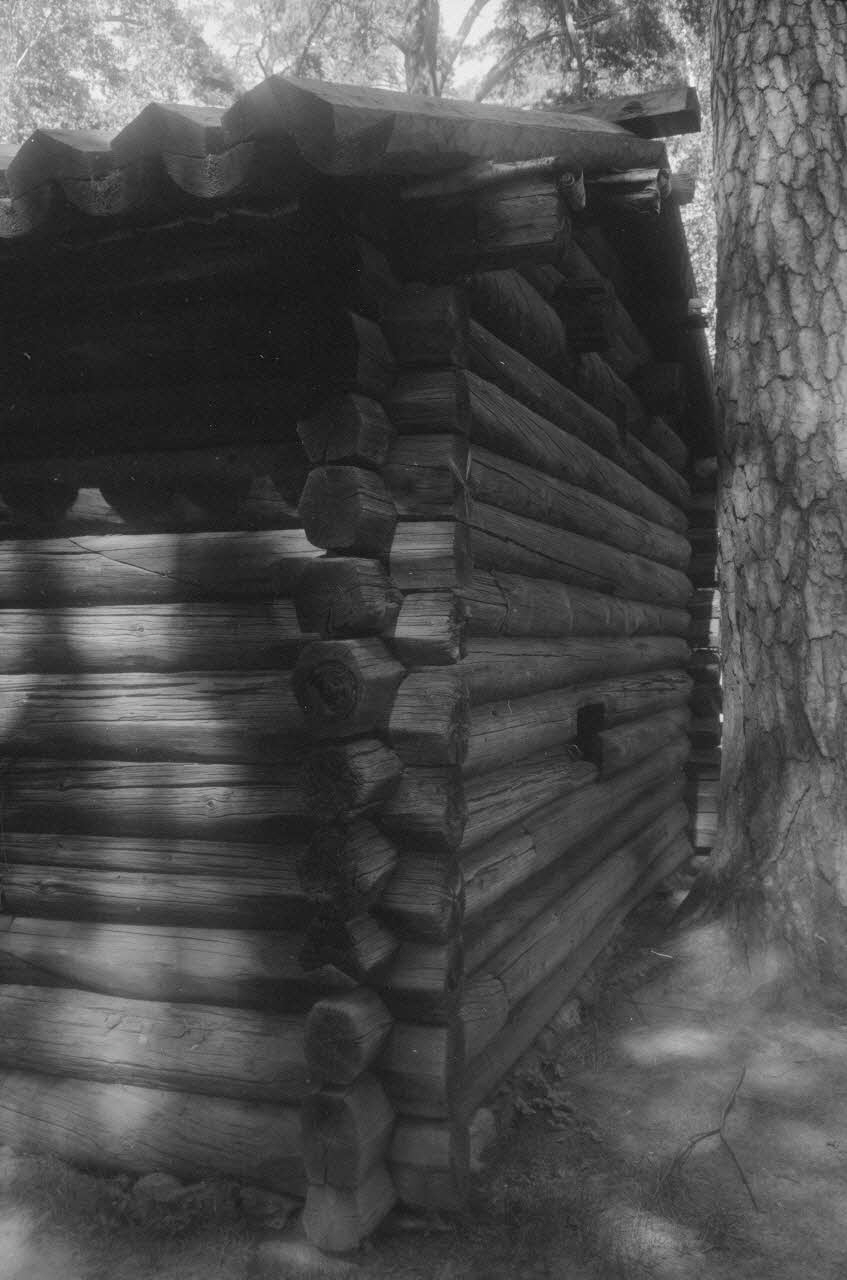 Jean Cuisenier photographie Enquête conduite par Jean Cuisenier en Suède, Finlande et Estonie (juin 1986). Helsinki: Musée de Seurasaari Uusimaa, Finlande 1986/6/1 Ph.1986.76.56 Photo