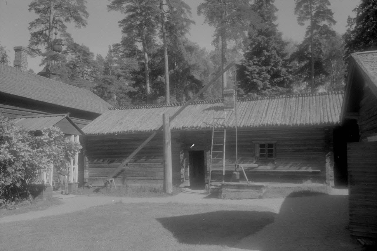 Jean Cuisenier photographie Enquête conduite par Jean Cuisenier en Suède, Finlande et Estonie (juin 1986). Helsinki: Musée de Seurasaari Uusimaa, Finlande 1986/6/1 Ph.1986.76.69 Photo