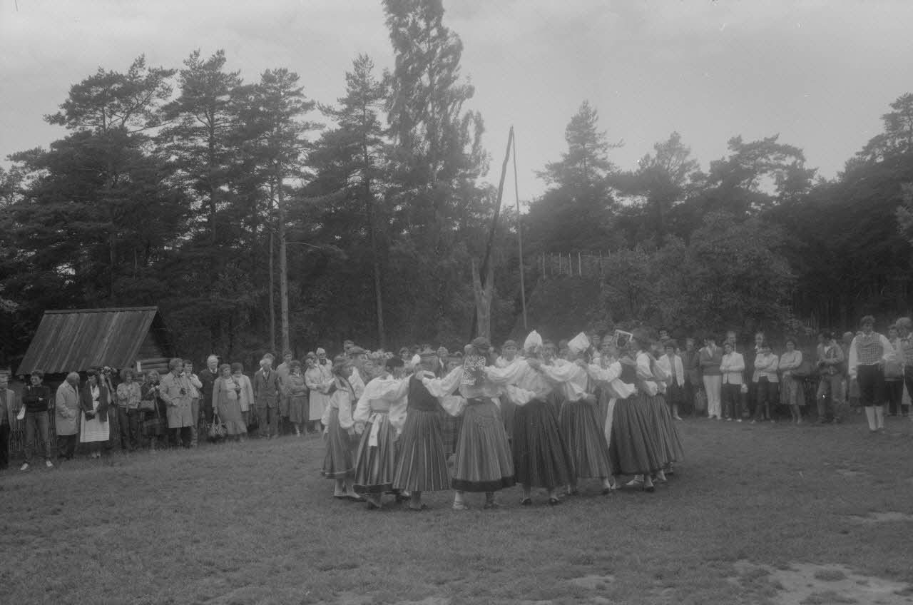Jean Cuisenier photographie Enquête conduite par Jean Cuisenier en Suède, Finlande et Estonie (juin 1986) Harjumaa, Estonie 1986/6/1 Ph.1986.76.96 Photo