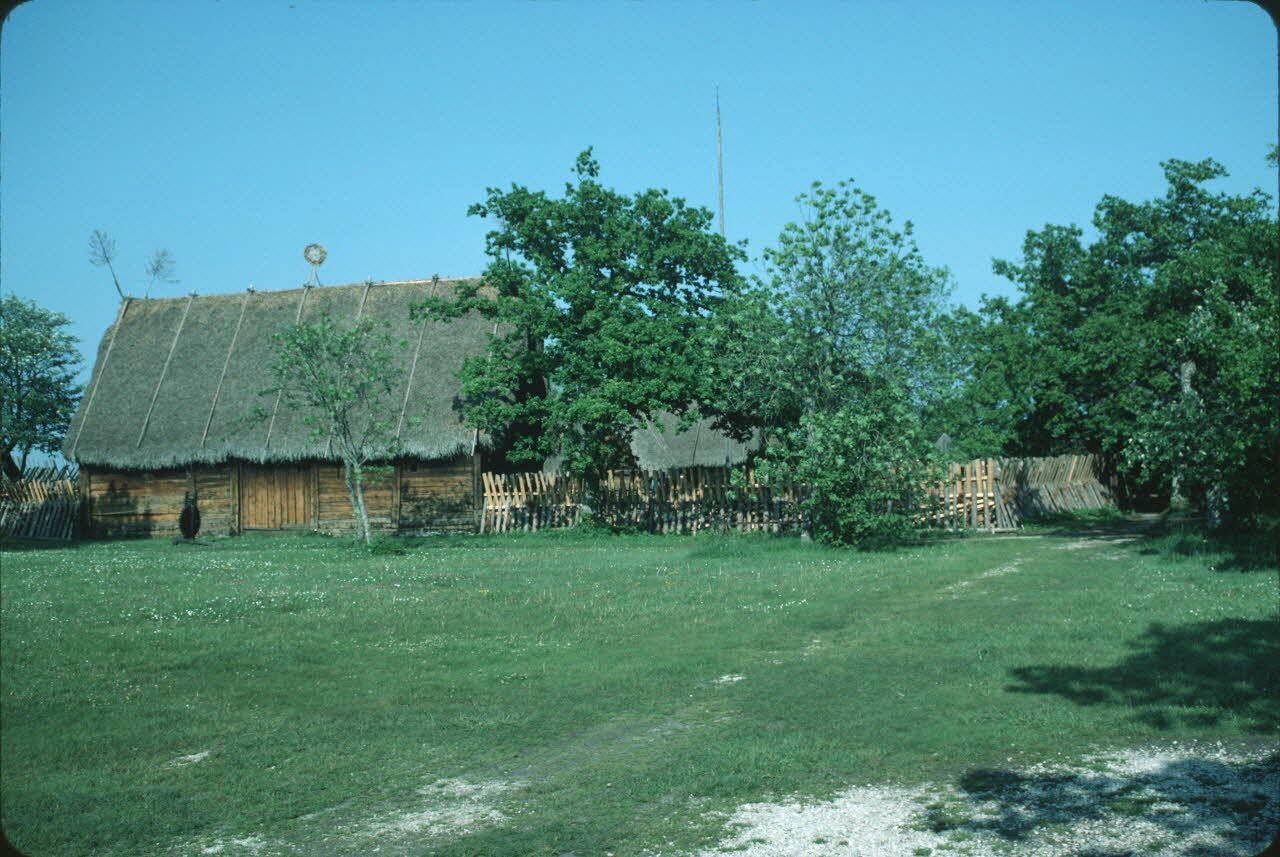 Jean Cuisenier photographie Enquête conduite par Jean Cuisenier en Suède (juin 1986). Île de Gotland: Musée de Bunge Comté de Gotland, Suède 1986/6/1 Ph.1986.78.118 Photo