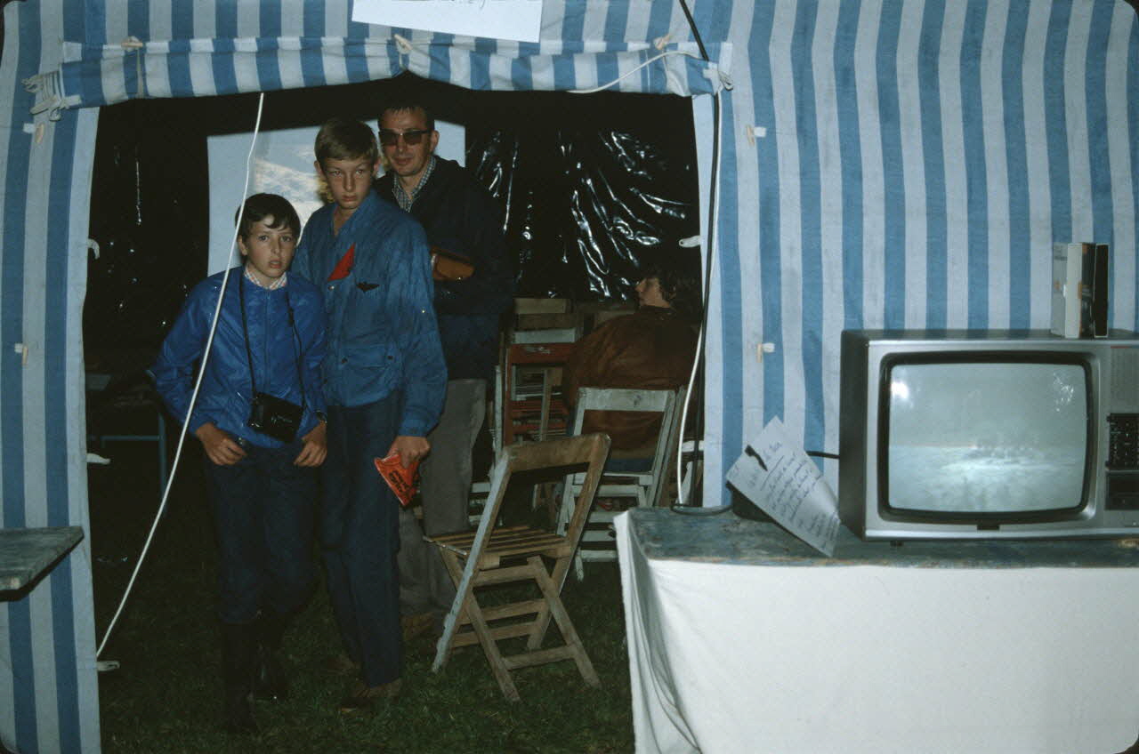 Frédéric Duchesne photographie MNATP. Enquête sur la finale des 32è Championnats de France de labours conduite par Frédéric Duchesne à Boves en Picardie (septembre 1985) Picardie, France 1985/9/13 Ph.1986.87.101 Photo