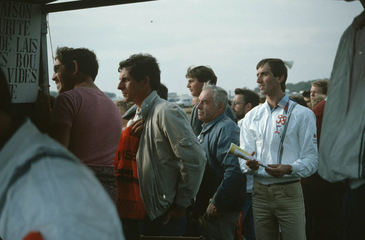 Frédéric Duchesne photographie MNATP. Enquête sur la finale des 32è Championnats de France de labours conduite par Frédéric Duchesne à Boves en Picardie (septembre 1985) Picardie, France 1985/9/15 Ph.1986.87.13 Photo