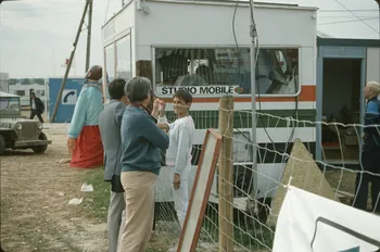 Frédéric Duchesne photographie MNATP. Enquête sur la finale des 32è Championnats de France de labours conduite par Frédéric Duchesne à Boves en Picardie (septembre 1985) Picardie, France 1985/9/15 Ph.1986.87.14  Photo