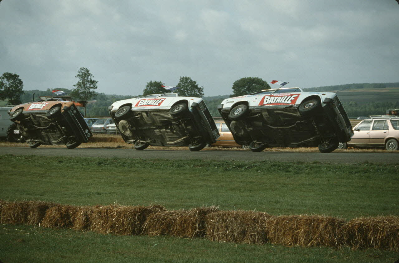 Frédéric Duchesne photographie MNATP. Enquête sur la finale des 32è Championnats de France de labours conduite par Frédéric Duchesne à Boves en Picardie (septembre 1985) Picardie, France 1985/9/15 Ph.1986.87.371 Photo