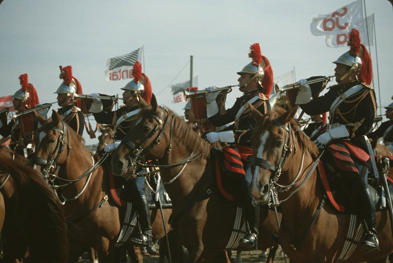Frédéric Duchesne photographie MNATP. Enquête sur la finale des 32è Championnats de France de labours conduite par Frédéric Duchesne à Boves en Picardie (septembre 1985) Picardie, France 1985/9/14-1985/9/15 Ph.1986.87.422  Photo