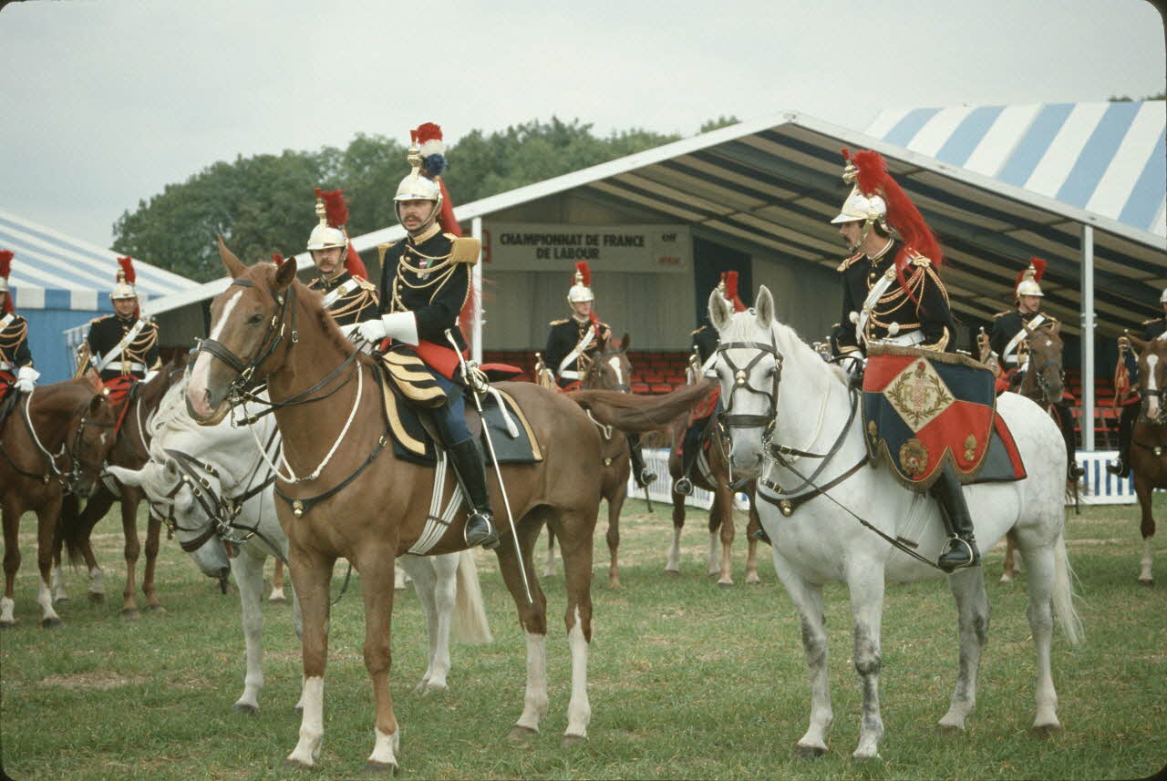 Frédéric Duchesne photographie MNATP. Enquête sur la finale des 32è Championnats de France de labours conduite par Frédéric Duchesne à Boves en Picardie (septembre 1985) Picardie, France 1985/9/14-1985/9/15 Ph.1986.87.423 Photo