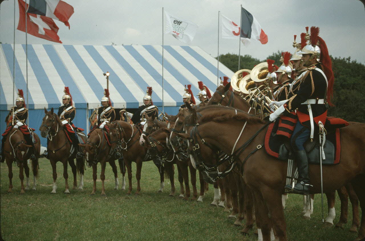 Frédéric Duchesne photographie MNATP. Enquête sur la finale des 32è Championnats de France de labours conduite par Frédéric Duchesne à Boves en Picardie (septembre 1985) Picardie, France 1985/9/14-1985/9/15 Ph.1986.87.425 Photo