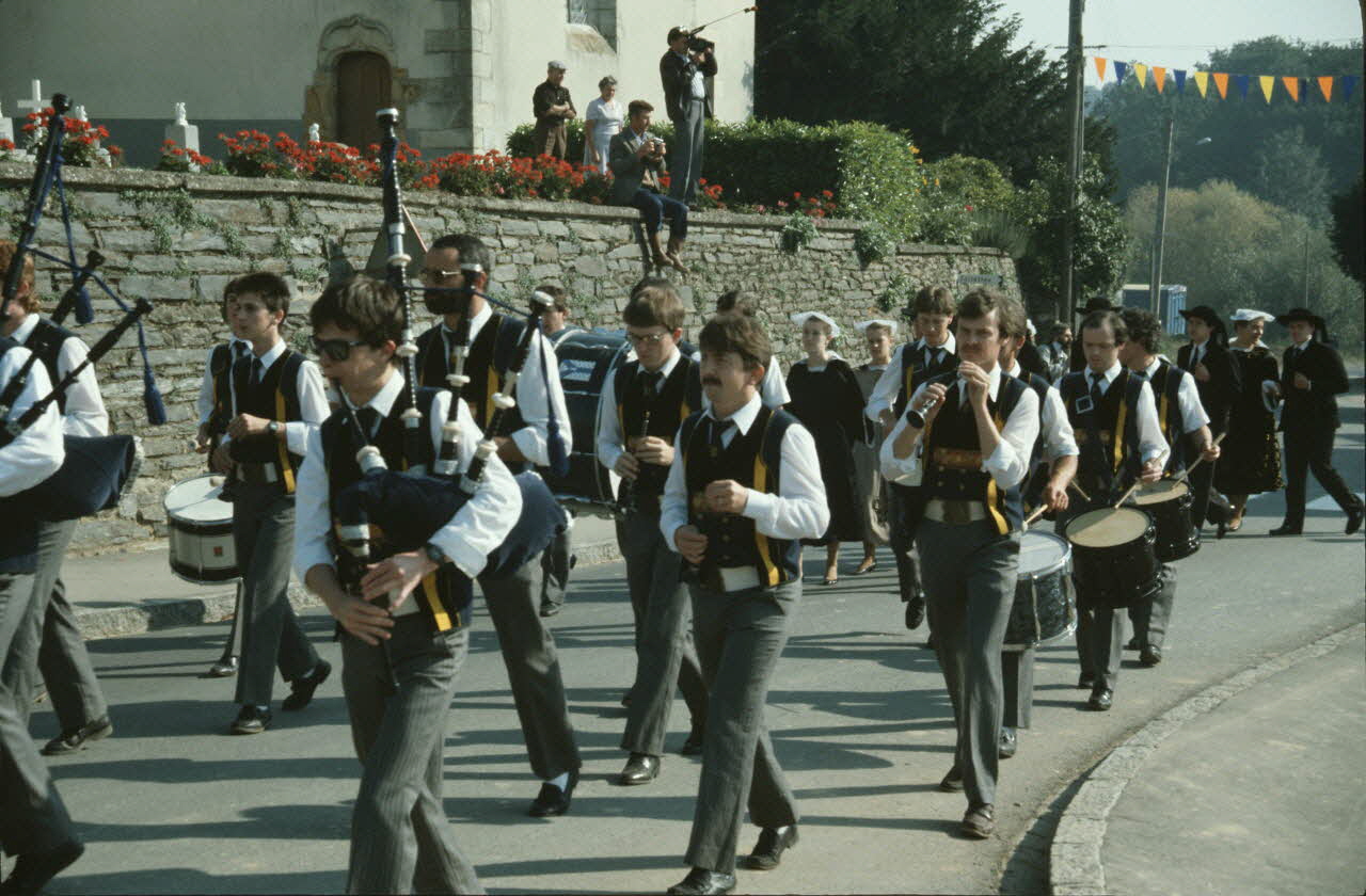 Jean Cuisenier photographie Enquête conduite par Jean Cuisenier en Bretagne lors du Championnat de Labour (19 au 21 septembre 1986) Bretagne, France 1986/9/19 Ph.1986.97.46 Photo