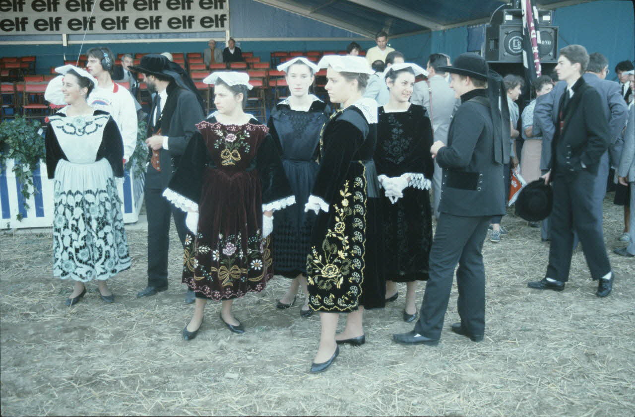 Jean Cuisenier photographie Enquête conduite par Jean Cuisenier en Bretagne lors du Championnat de Labour (19 au 21 septembre 1986) Bretagne, France 1986/9/19 Ph.1986.97.88 Photo