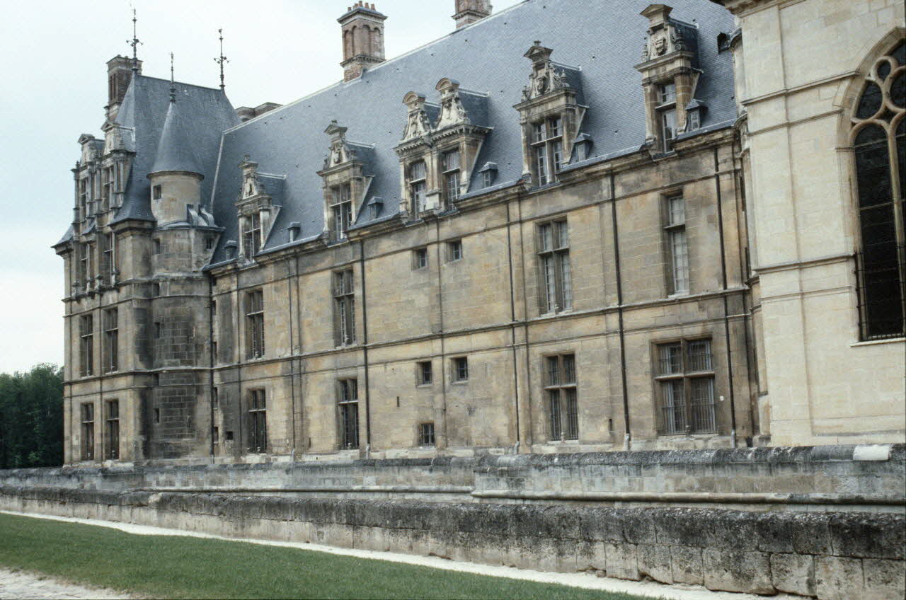 Anne Tricaud photographie Enquête conduite par Jean Cuisenier à Ecouen au printemps 1987 Ile-de-France, France 1987/4/22 Ph.1987.57.1 Photo