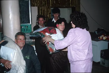 Jean Cuisenier photographie Enquête conduite par Jean Cuisenier en Bulgarie (11 au 28 octobre 1989) Province de Blagoevgrad, Bulgarie 1989/10/11 Ph.1989.100.184 Photo