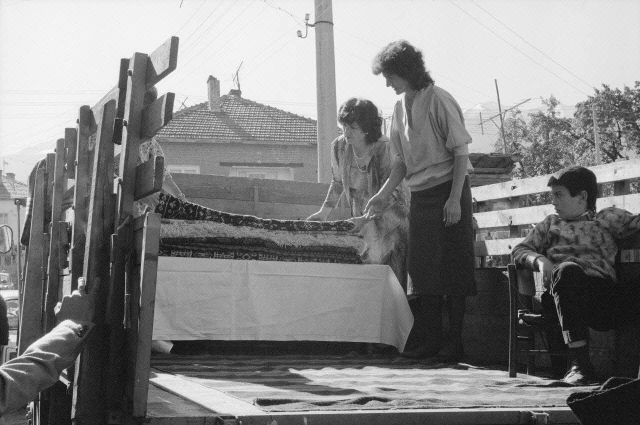 Jean Cuisenier photographie Enquête conduite par Jean Cuisenier en Bulgarie (du 16 au 30 octobre 1990) Province de Blagoevgrad, Bulgarie 1988/9/12 Ph.1990.46.12 Photo