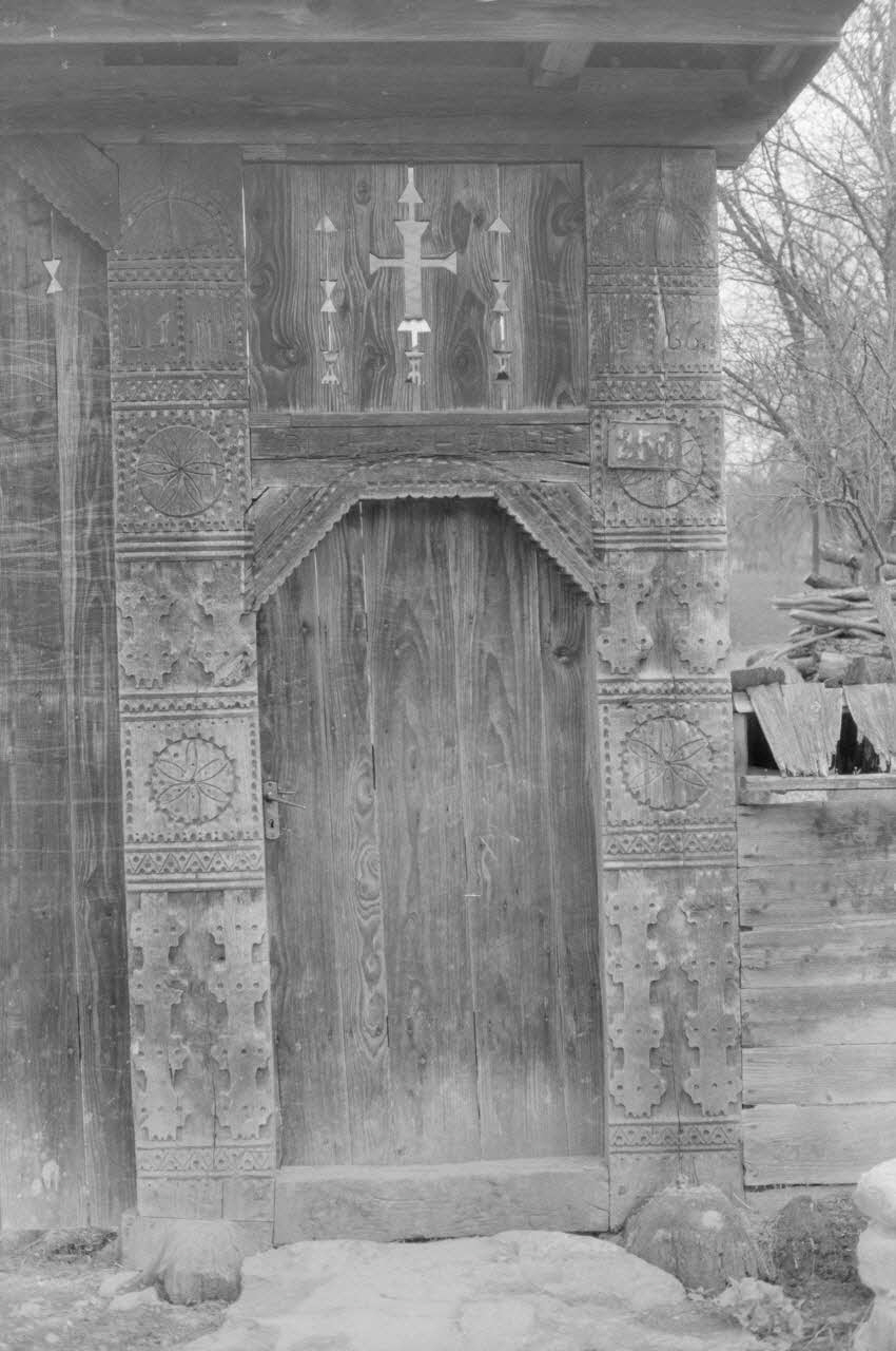 Jean Cuisenier photographie Enquête conduite par Jean Cuisenier en Roumanie (avril 1991) Marmatie, Roumanie 1991/4/1 Ph.1991.113.29 Photo