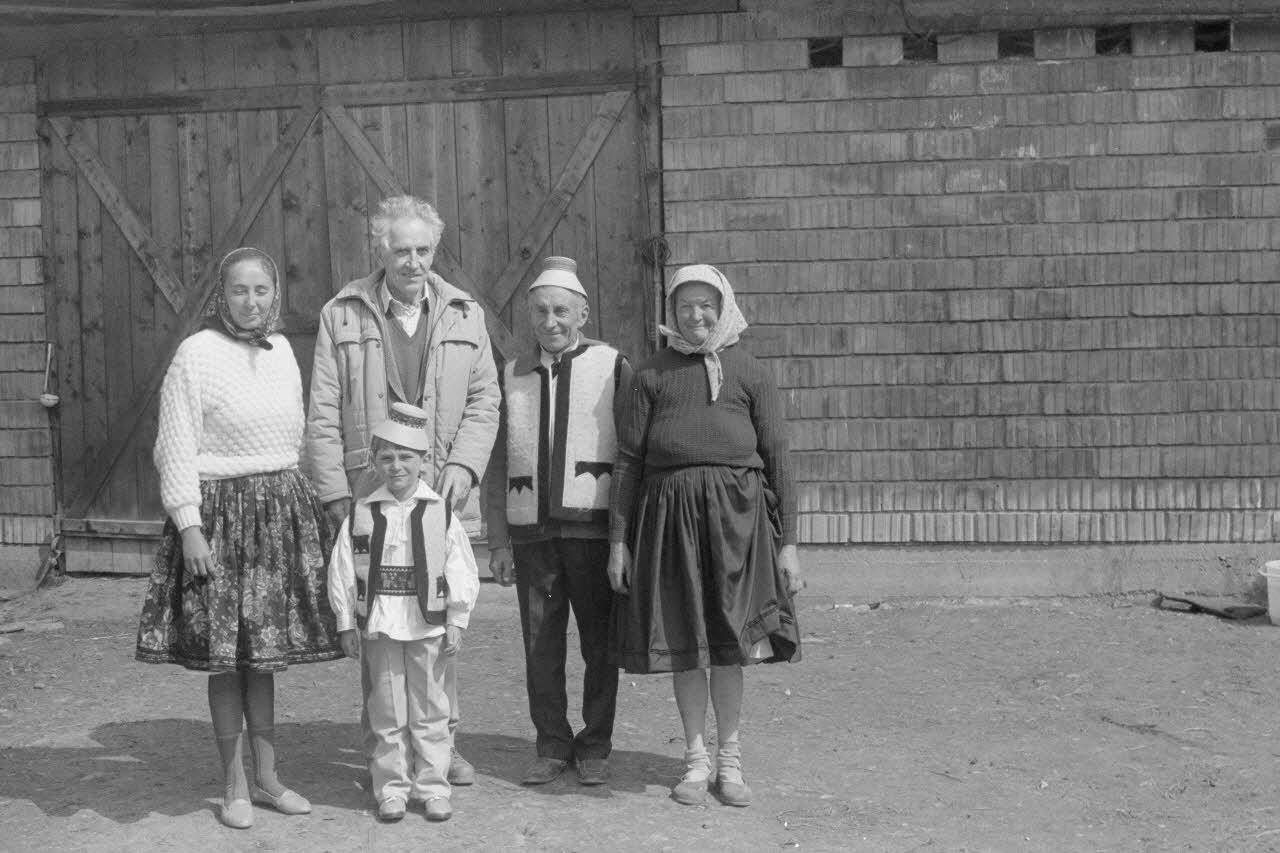 Anonyme photographie Enquête conduite par Jean Cuisenier en Roumanie (avril 1991) Marmatie, Roumanie 1991/4/1 Ph.1991.113.90 Photo