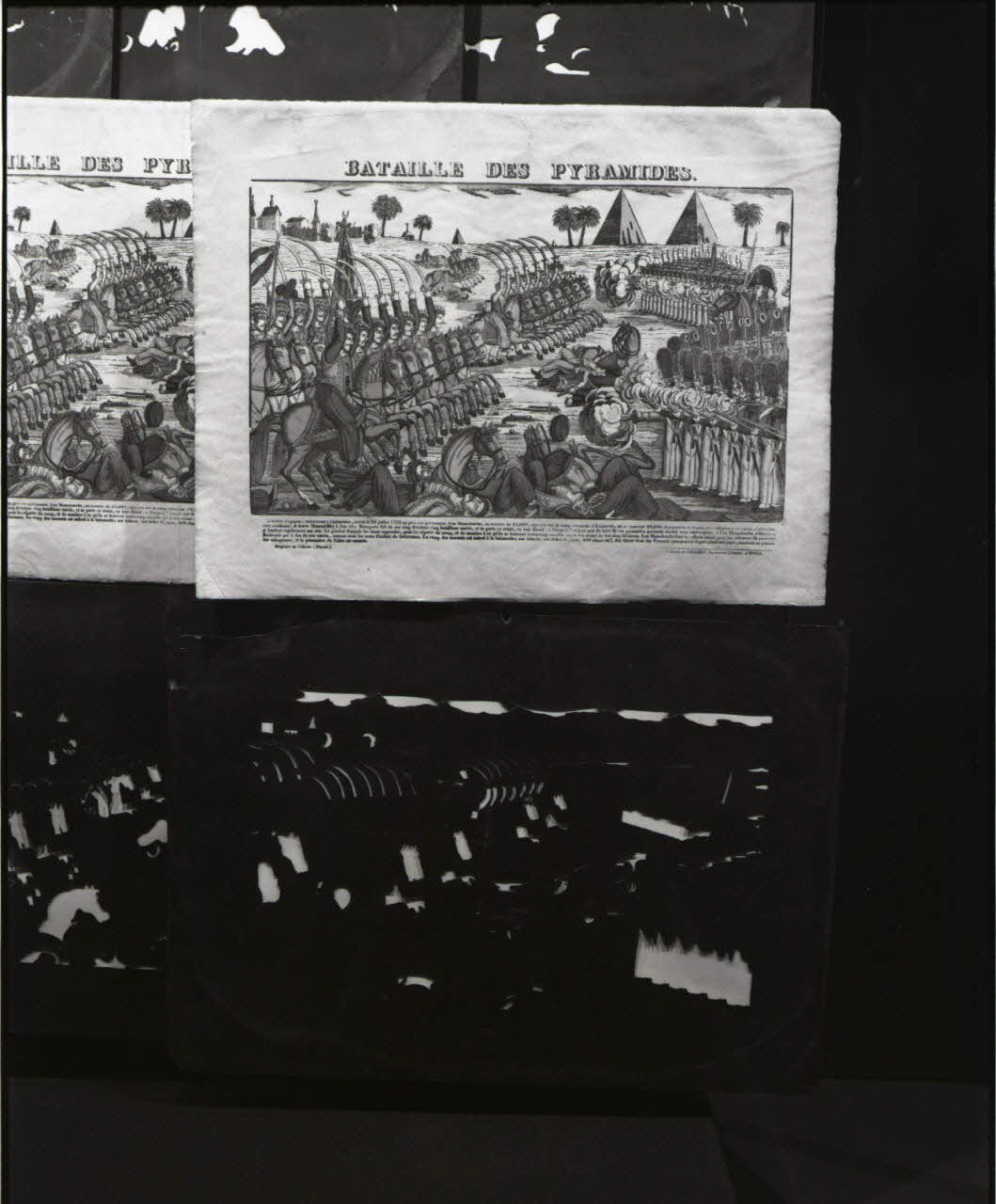 photographie MuCEM (Paris). Galerie d'étude. Section "Arts populaires : arts graphiques". Vitrine 26 : vue en détail des pochoirs et des instruments de gravure sur bois Ph.1991.34.5 Photo