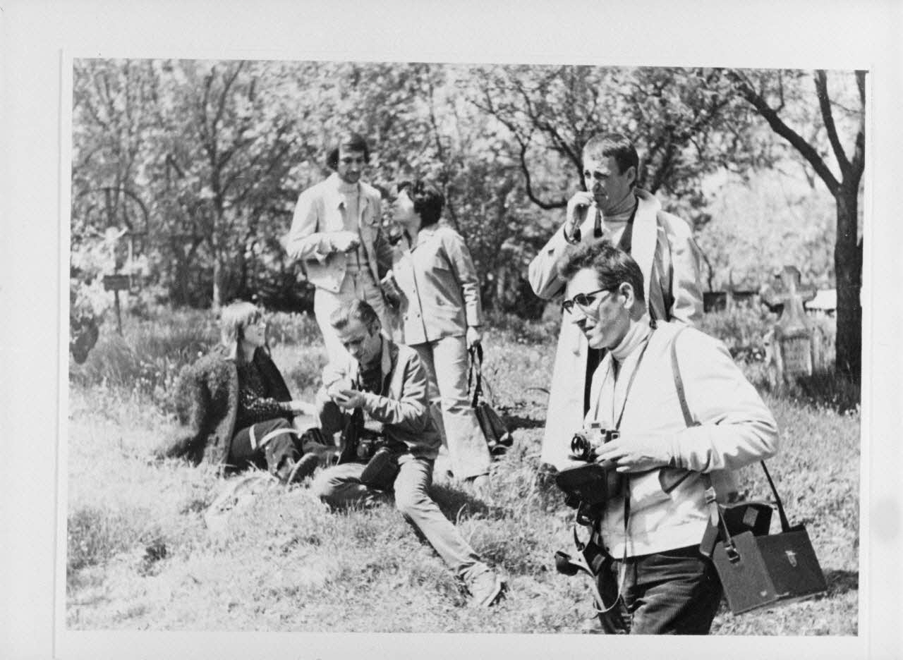 Sonia Maubert photographie Séminaire de Martine Jaoul du 3 mars 1993 sur les plumes, présenté par Francine Fourmaux et Nelly Saunier de l'école Octave Feuillet Marmatie, Roumanie 1993 Ph.1993.18.5 Photo