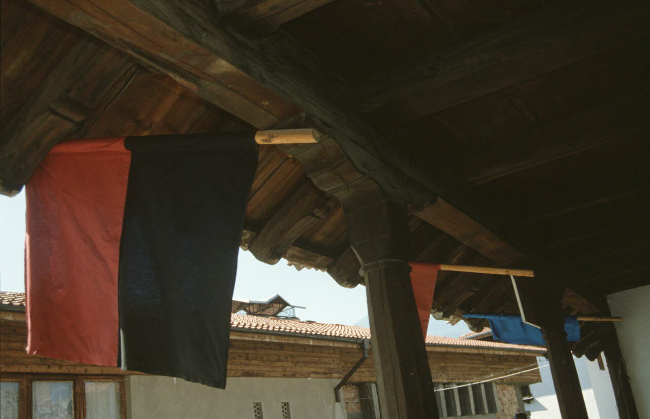 Hervé Jézéquel photographie Savigny-le-Temple :  Exposition. jougs, contre-jougs (novembre 1993 - mars 1994) Lorraine, France 1994 Ph.1994.79.40 Photo