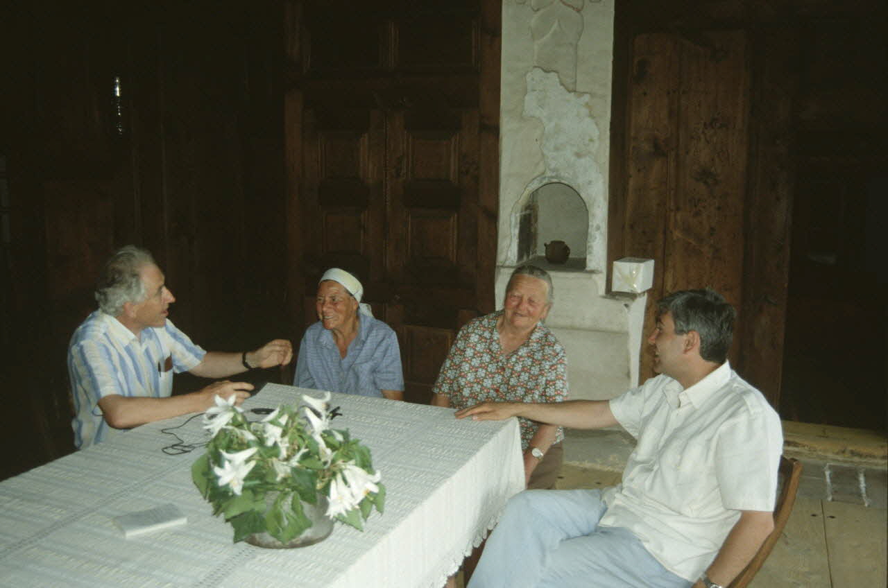 Hervé Jézéquel photographie Savigny-le-Temple :  Exposition. jougs, contre-jougs (novembre 1993 - mars 1994) Provence-Alpes-Côte d'Azur, France 1994 Ph.1994.79.72 Photo