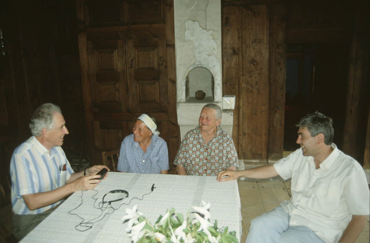 Hervé Jézéquel photographie Savigny-le-Temple :  Exposition. jougs, contre-jougs (novembre 1993 - mars 1994) Province de Blagoevgrad, Bulgarie 1994 Ph.1994.79.73 Photo
