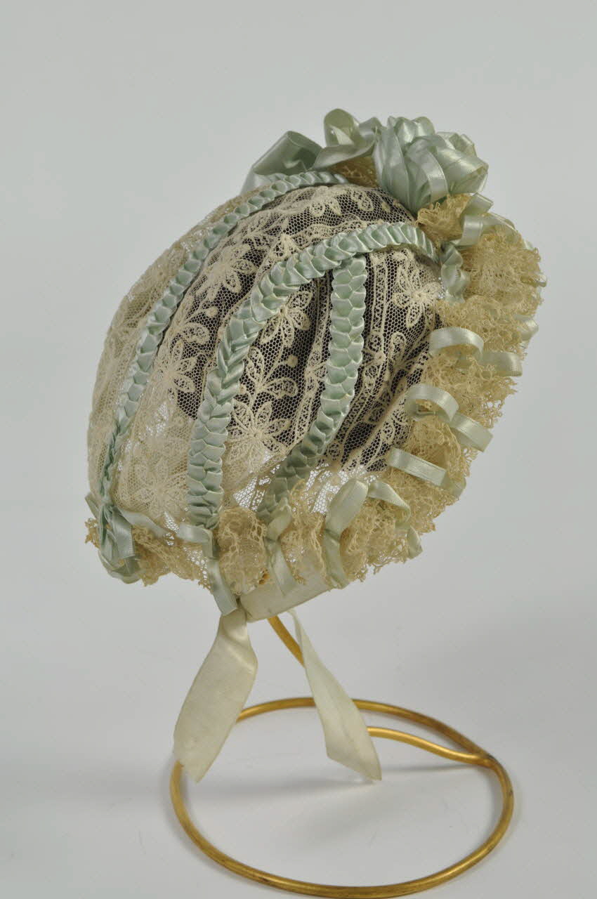 bonnet de baptême 1966.109.1 Photo Mucem