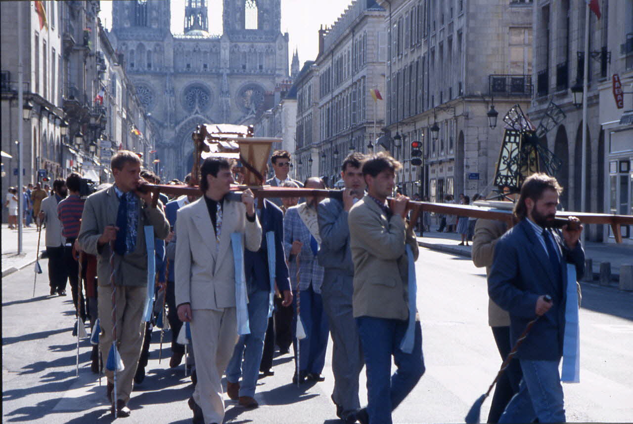 photographie MNATP. Exposition. Le compagnonnage chemin d'excellence (16 novembre 1995 - 6 mai 1996) Ph.1996.33.23 Photo