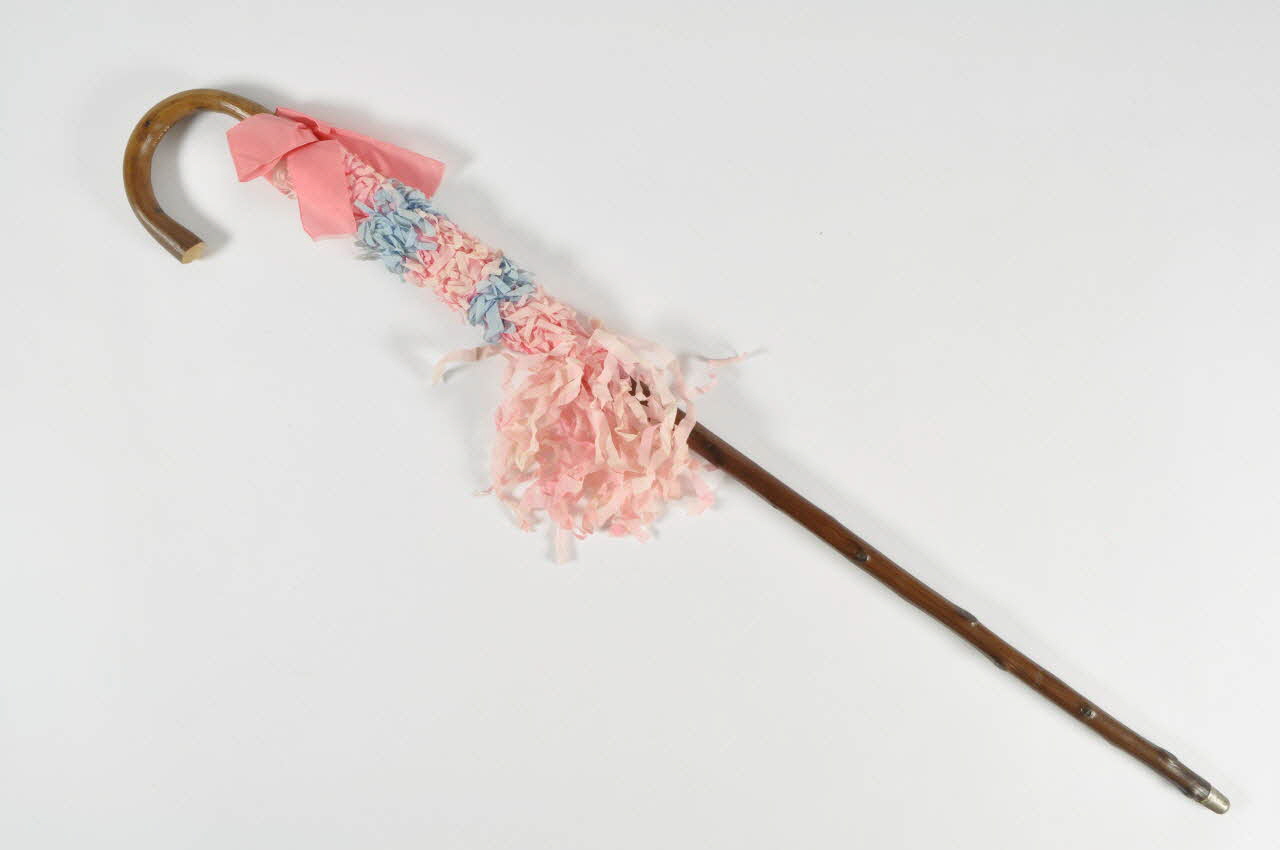 CANNE INVITEUR DE NOCES casse-can  (chasse-chien) 1966 1966.114.10 Photo Mucem