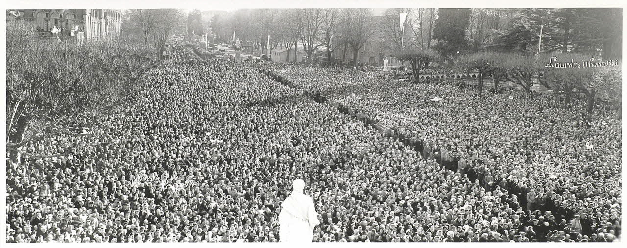Maison Viron photographie Centenaire de l'apparition de la Vierge à Bernadette Soubirous Midi-Pyrénées, France 1958/02/11 Ph.1998.60.1 Photo