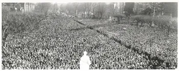 Maison Viron photographie Centenaire de l'apparition de la Vierge à Bernadette Soubirous Midi-Pyrénées, France 1958/02/11 Ph.1998.60.1 Photo