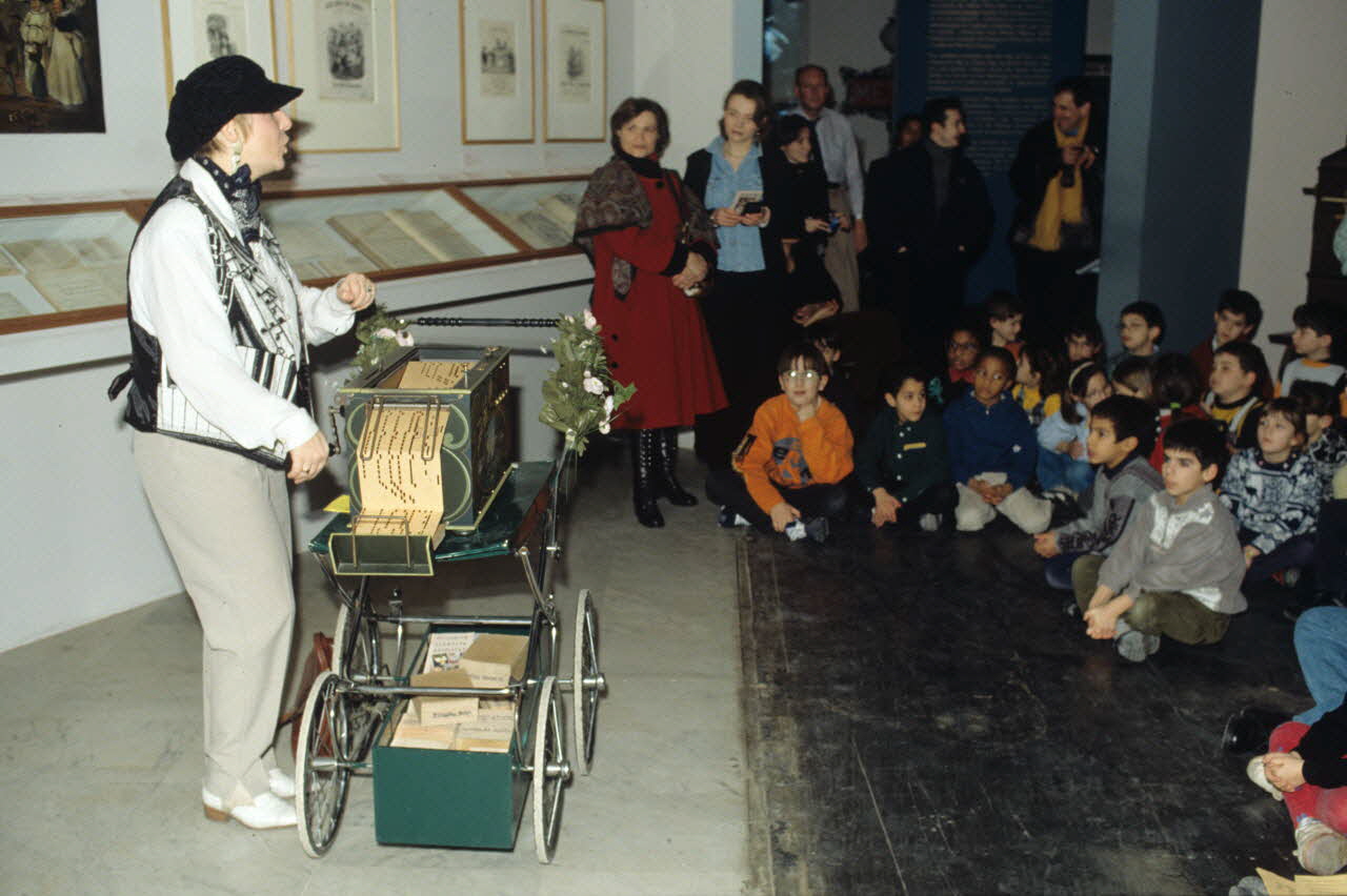 photographie MNATP. Exposition. Musiciens des rues de Paris (18 novembre 1997 - 27 avril 1998) Ph.1999.13.3 Photo