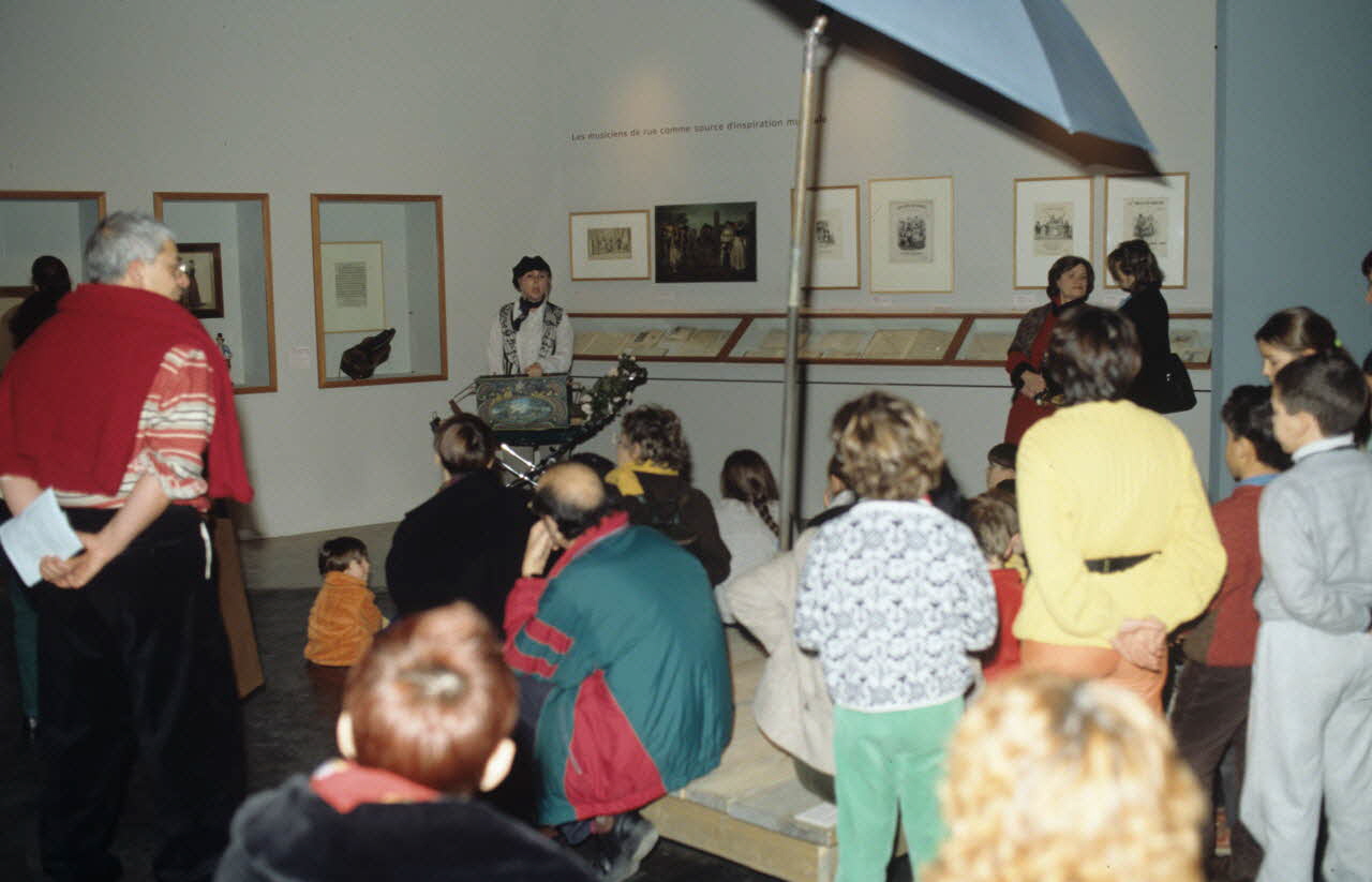 photographie MNATP. Exposition. Musiciens des rues de Paris (18 novembre 1997 - 27 avril 1998) Ph.1999.13.5 Photo