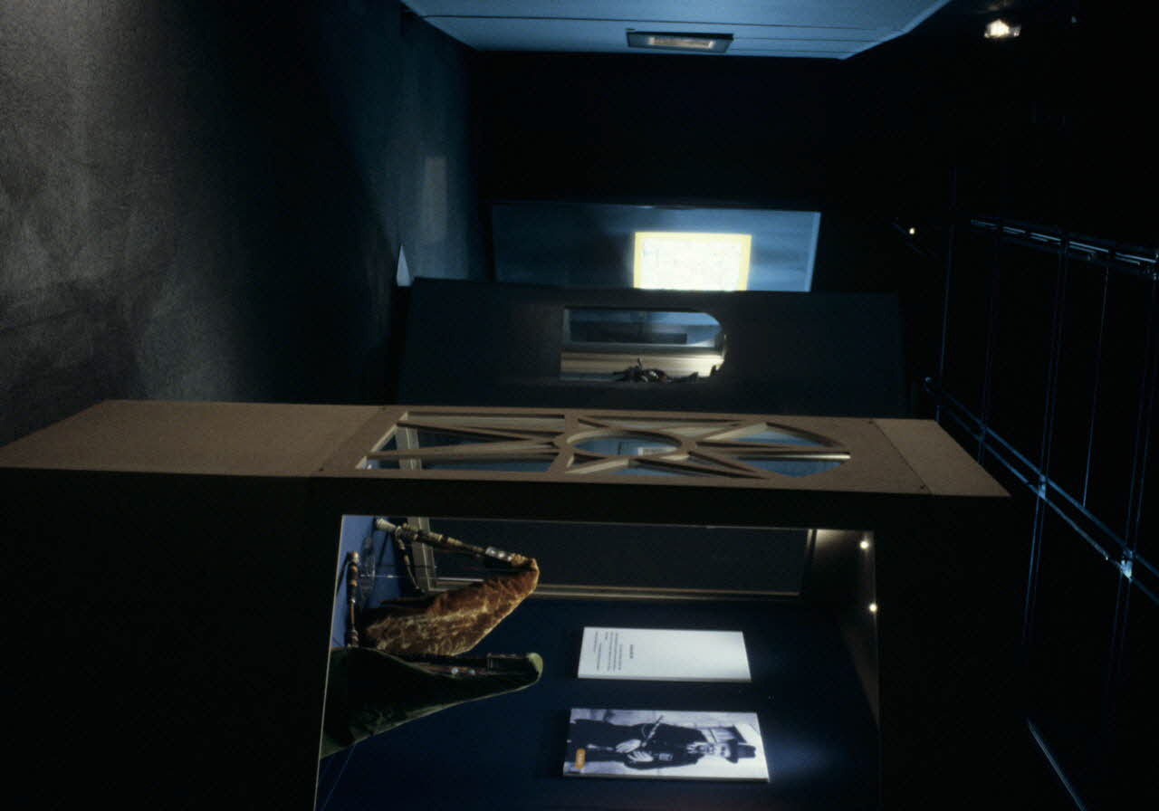 photographie MNATP. Exposition. Souffler c'est jouer : chabretaires et cornemuses à miroirs du Limousin (14 avril 1999 - 30 août 1999) Ph.1999.60.39 Photo