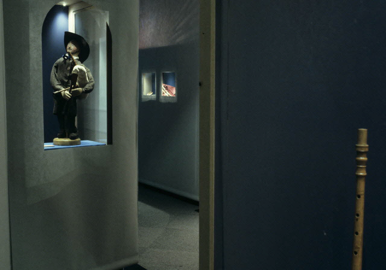 photographie MNATP. Exposition. Souffler c'est jouer : chabretaires et cornemuses à miroirs du Limousin (14 avril 1999 - 30 août 1999) Ph.1999.60.50 Photo