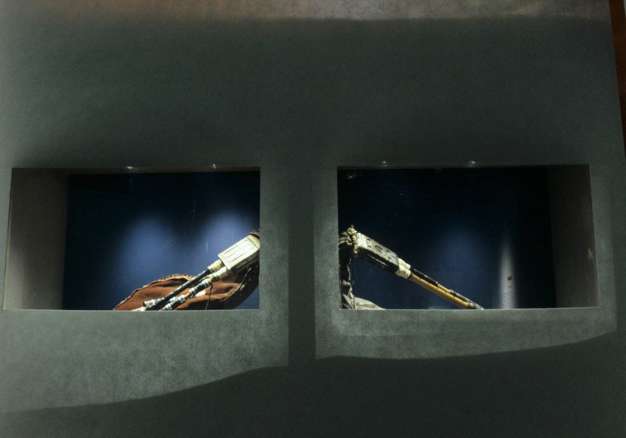 photographie MNATP. Exposition. Souffler c'est jouer : chabretaires et cornemuses à miroirs du Limousin (14 avril 1999 - 30 août 1999) Ph.1999.60.51 Photo