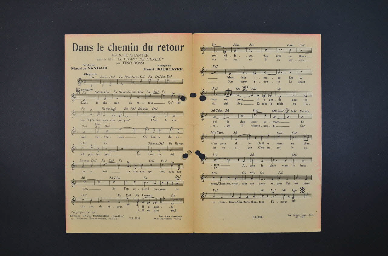 Maurice Vandair ; Henri Bourtayre ; Tino Rossi ; Paul Beuscher, Editions chanson petit format 1942 1965.121.86  Photo Mucem