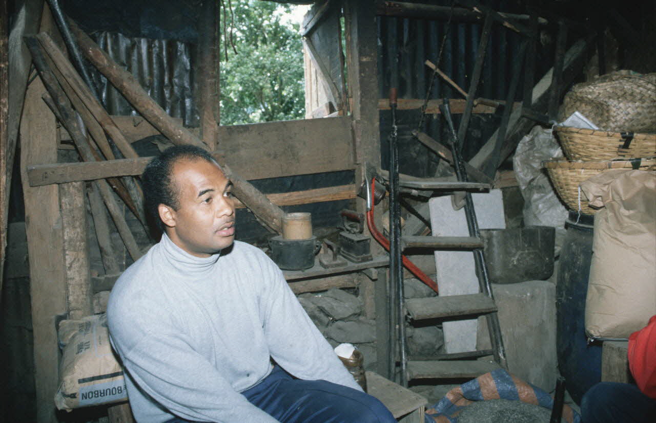 Arnauld Martin photographie Enquête conduite par Arnauld Martin sur l'Ile de La Réunion (Juillet-Août 1998) La Réunion, France 1998/8/13 Ph.2000.15.740 Photo Mucem / Arnaud Martin