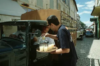 Hervé Jézéquel photographie MNATP. Enquête conduite par Marie-France Gueusquin en Provence (1992-2000) Provence-Alpes-Côte d'Azur, France 2000/6/23-2001/3/14 Ph.2000.29.265 Photo