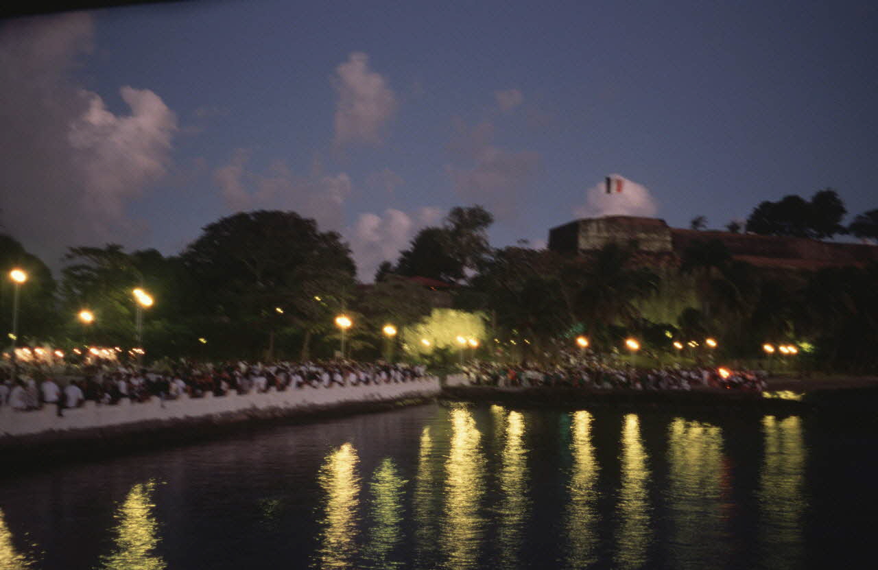 photographie Mission en Guadeloupe. Carnaval de Fort-de-France, en Martinique. 10 février 2002 Ph.2002.17.305  Photo