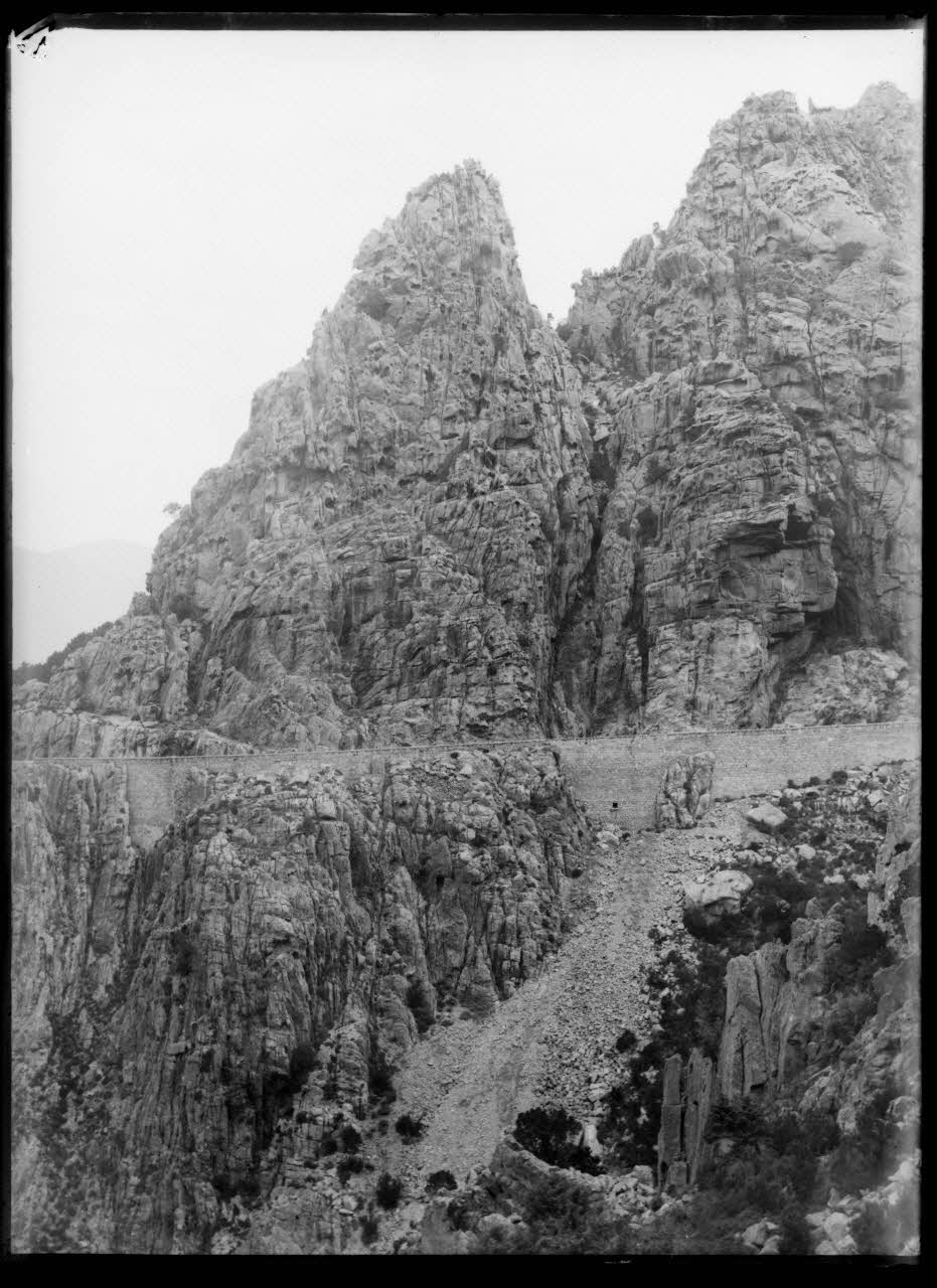 Philippon photographie Fonds Bonaparte ; Excursion en Corse de Roland Bonaparte (1887) Corse, France 1887 Ph.2006.00.1.147 Photo RMN-Grand Palais (Mucem)