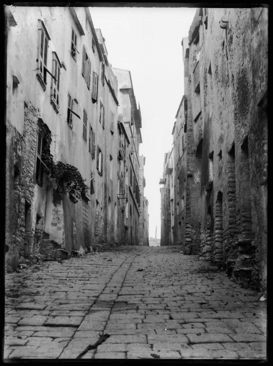 Philippon photographie Fonds Bonaparte ; Excursion en Corse de Roland Bonaparte (1887) Corse, France 1887 Ph.2006.00.1.192 Photo RMN-Grand Palais (Mucem)