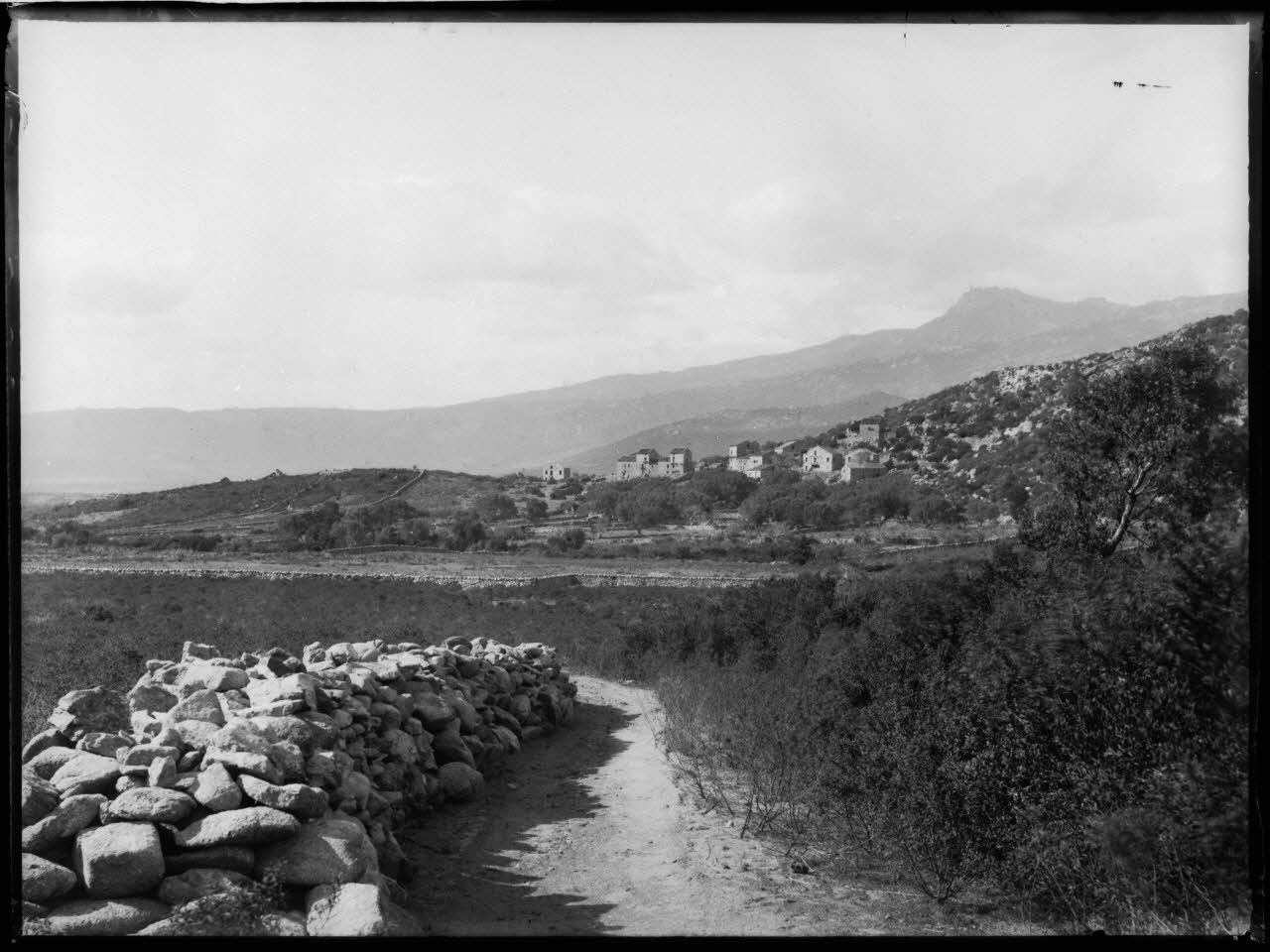 Philippon photographie Fonds Bonaparte ; Excursion en Corse de Roland Bonaparte (1887) Corse, France 1887 Ph.2006.00.1.195 Photo RMN-Grand Palais (Mucem)