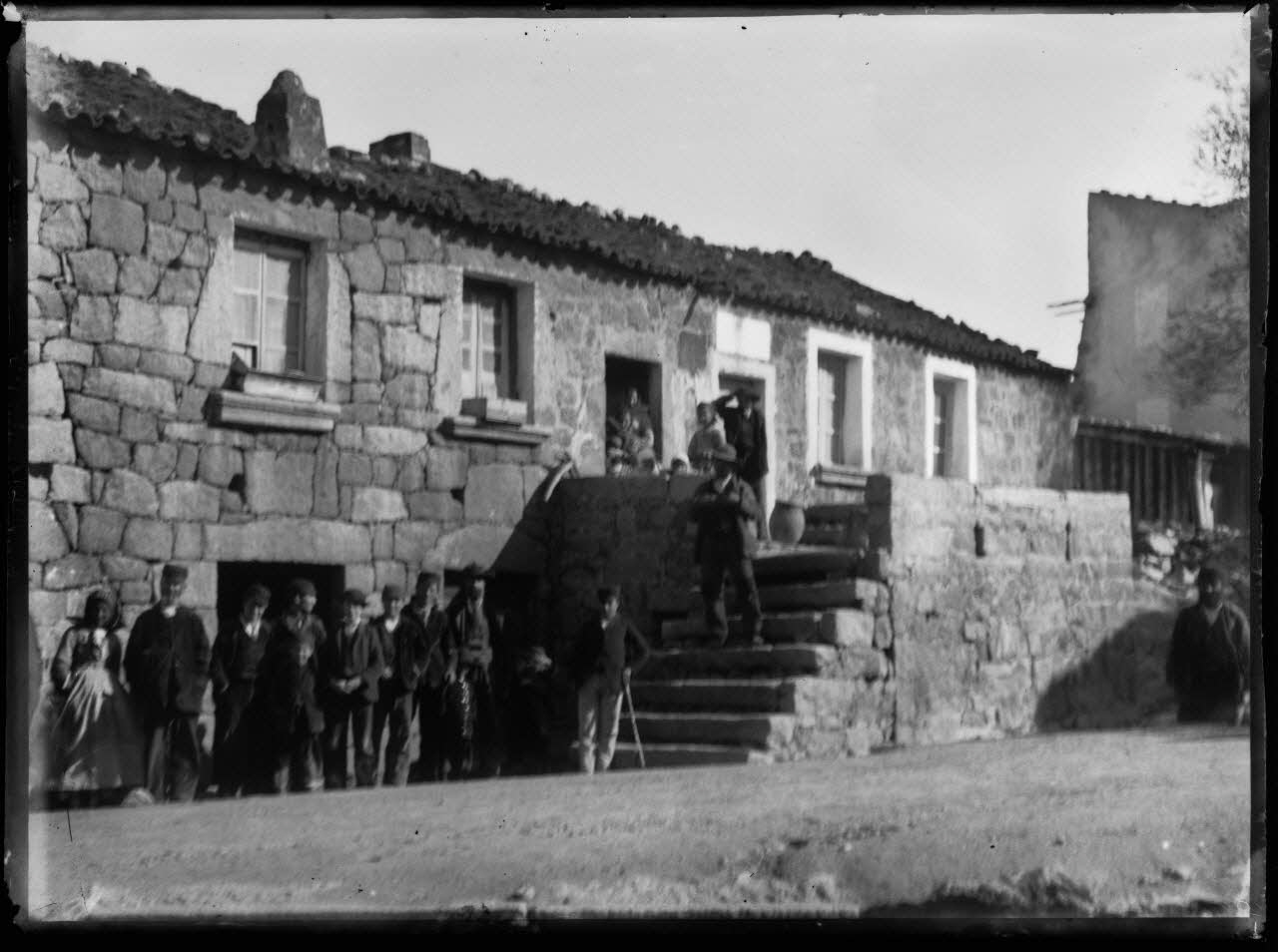 Philippon photographie Fonds Bonaparte ; Excursion en Corse de Roland Bonaparte (1887) Corse, France 1887 Ph.2006.00.1.200 Photo RMN-Grand Palais (Mucem)