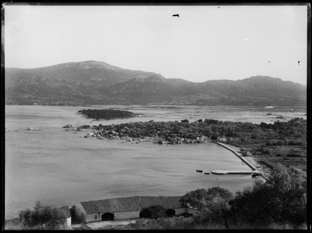 Philippon photographie Fonds Bonaparte ; Excursion en Corse de Roland Bonaparte (1887) Corse, France 1887 Ph.2006.00.1.201 Photo RMN-Grand Palais (Mucem)