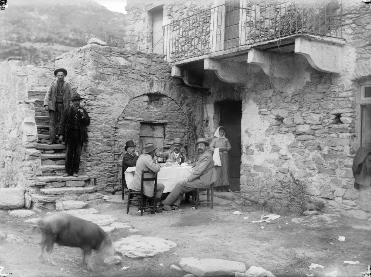Philippon photographie Fonds Bonaparte ; Excursion en Corse de Roland Bonaparte (1887) Corse, France 1887 Ph.2006.00.1.85 Photo Mucem / Philippon