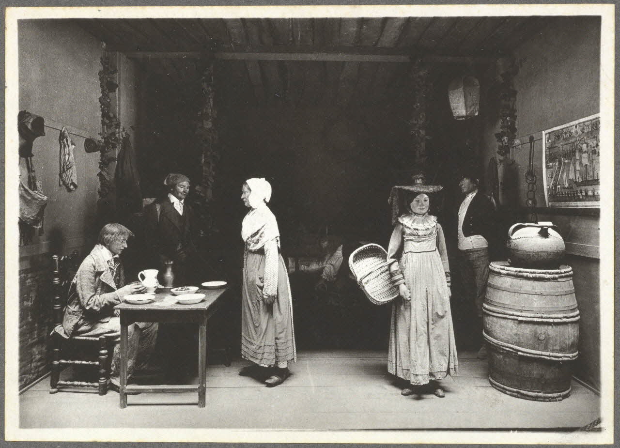 Anonyme photographie Paris : Musée d'ethnographie du Trocadéro. Section française France 1930/1/1 Ph.2007.00.1.1 Photo